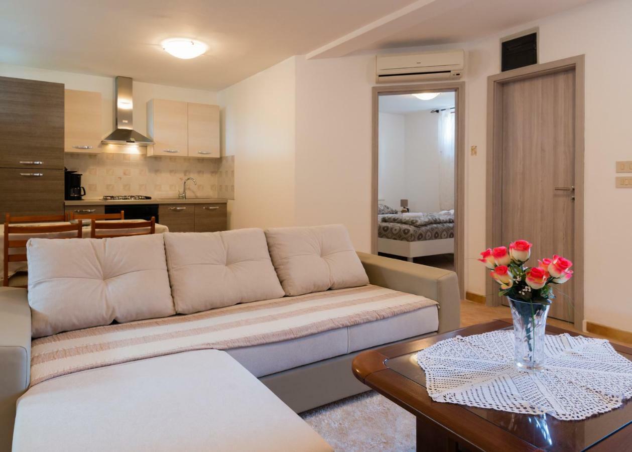 Apartments Alma Crveni Vrh Extérieur photo