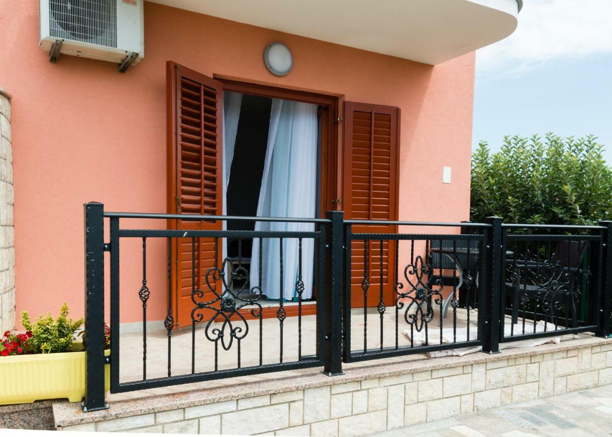 Apartments Alma Crveni Vrh Extérieur photo
