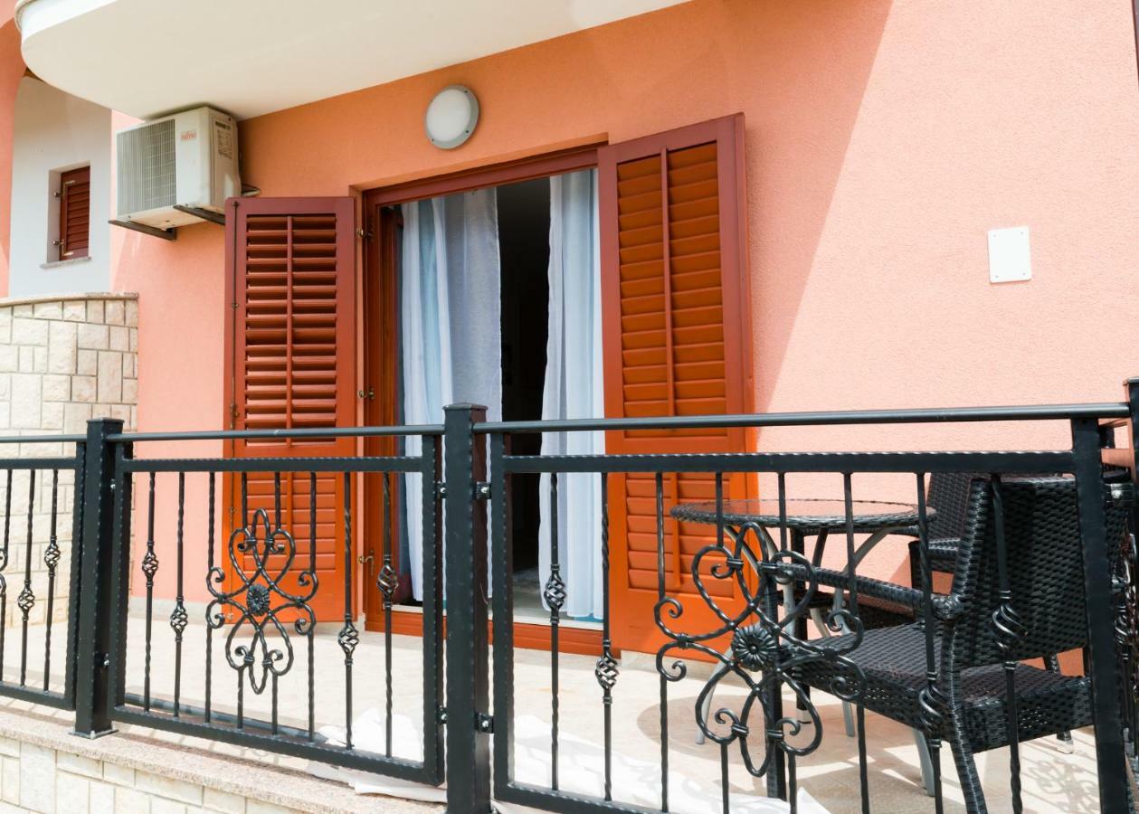 Apartments Alma Crveni Vrh Extérieur photo